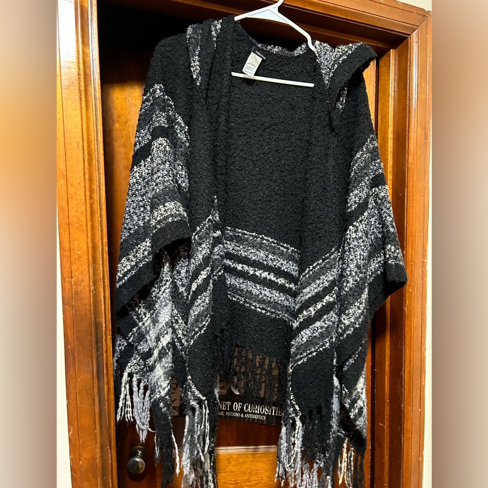 Maurice’s one size black and white poncho